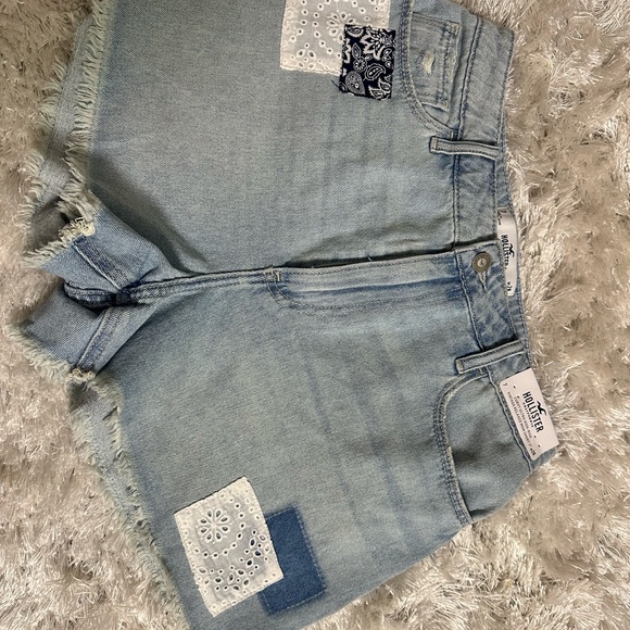 Hollister Mom Short - Picture 3 of 6